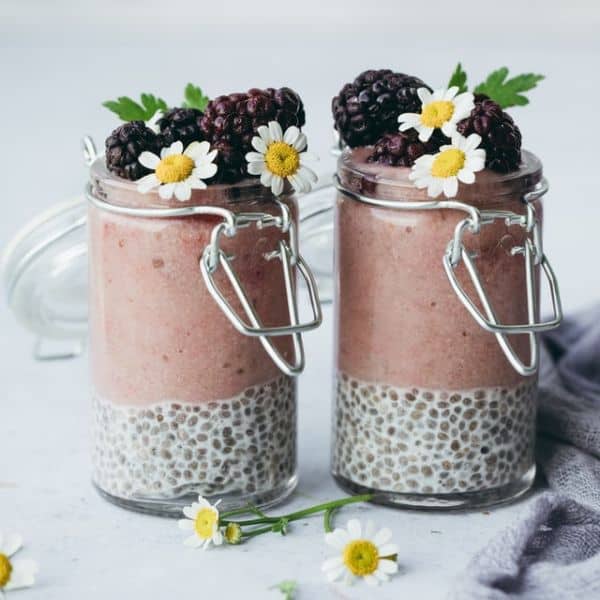 Two big glasses of smoothies blend using the Magic Bullet MBR-1701 blender